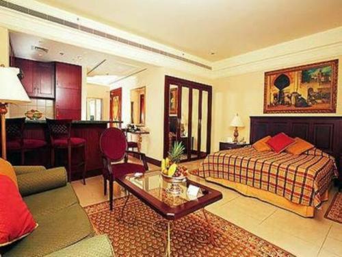 Al Sondos Suites By Le Meridien Ντουμπάι Δωμάτιο φωτογραφία